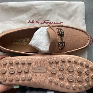 BRAND NEW Ferragamo Odilia Leather Loafer